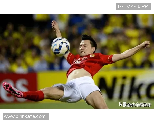 只有一块腹肌的国足球星凭一技之长走红背后隐藏的汗水与坚持