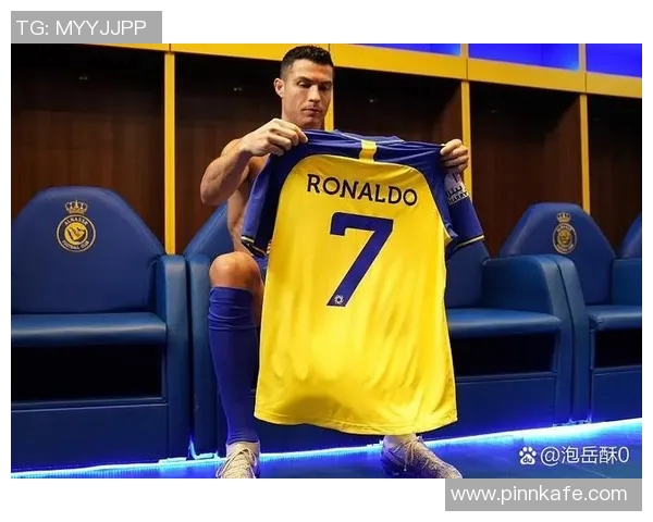 足球明星璀璨光芒下的高清影像展现顶级球技与激情瞬间